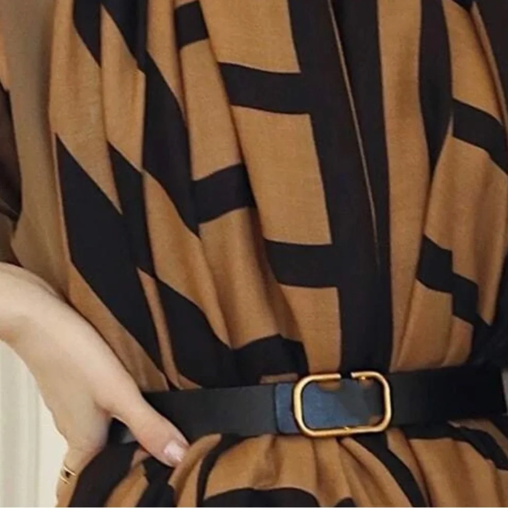 NEW-Women’s Striped Pattern Scarf - Picture 4 of 5